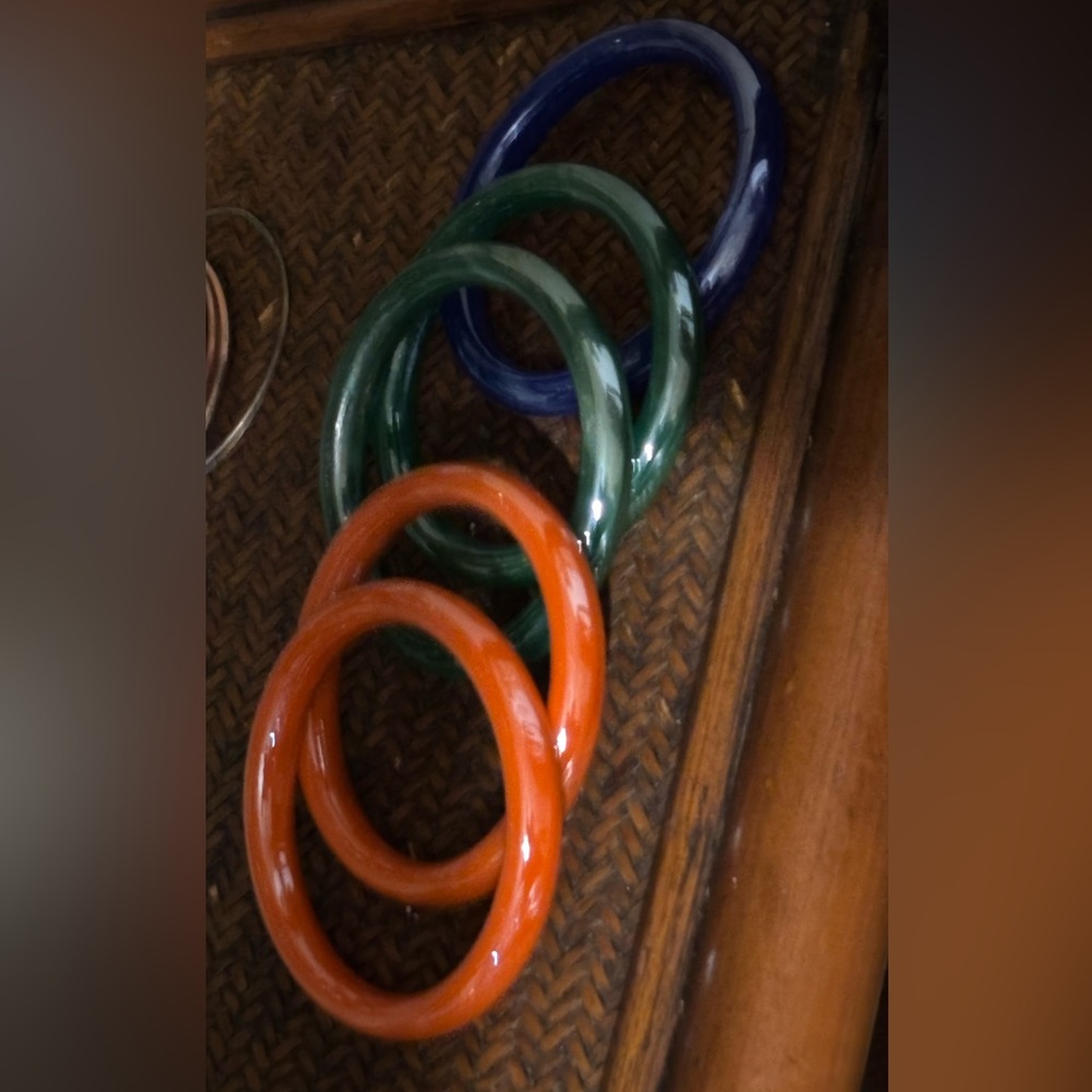 Vintage Bakelite glass bangle bundle (4)